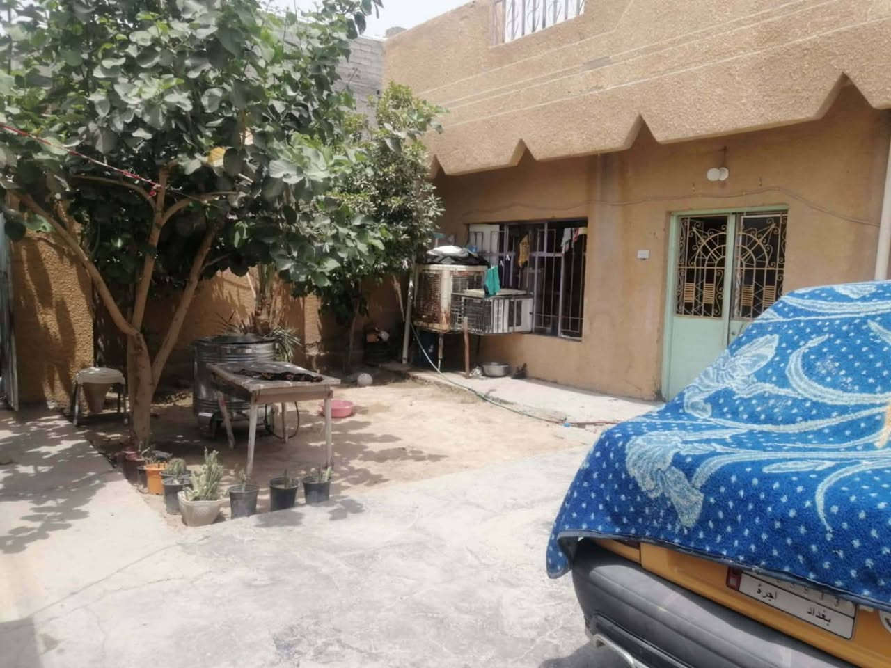 السلام عليكم
✨🏡 بيت للبيع✨
📌 الموقع: أبو غريب - الحصوه - النصر والسلام الساحه مال السوك مقابيله ساحه
📐 المساحة: 200م
💰 السعر: 100
✅ بيه مجال 
📞 للاستفسار والاتصال:
☎️ ***********7808670898
     ***********
