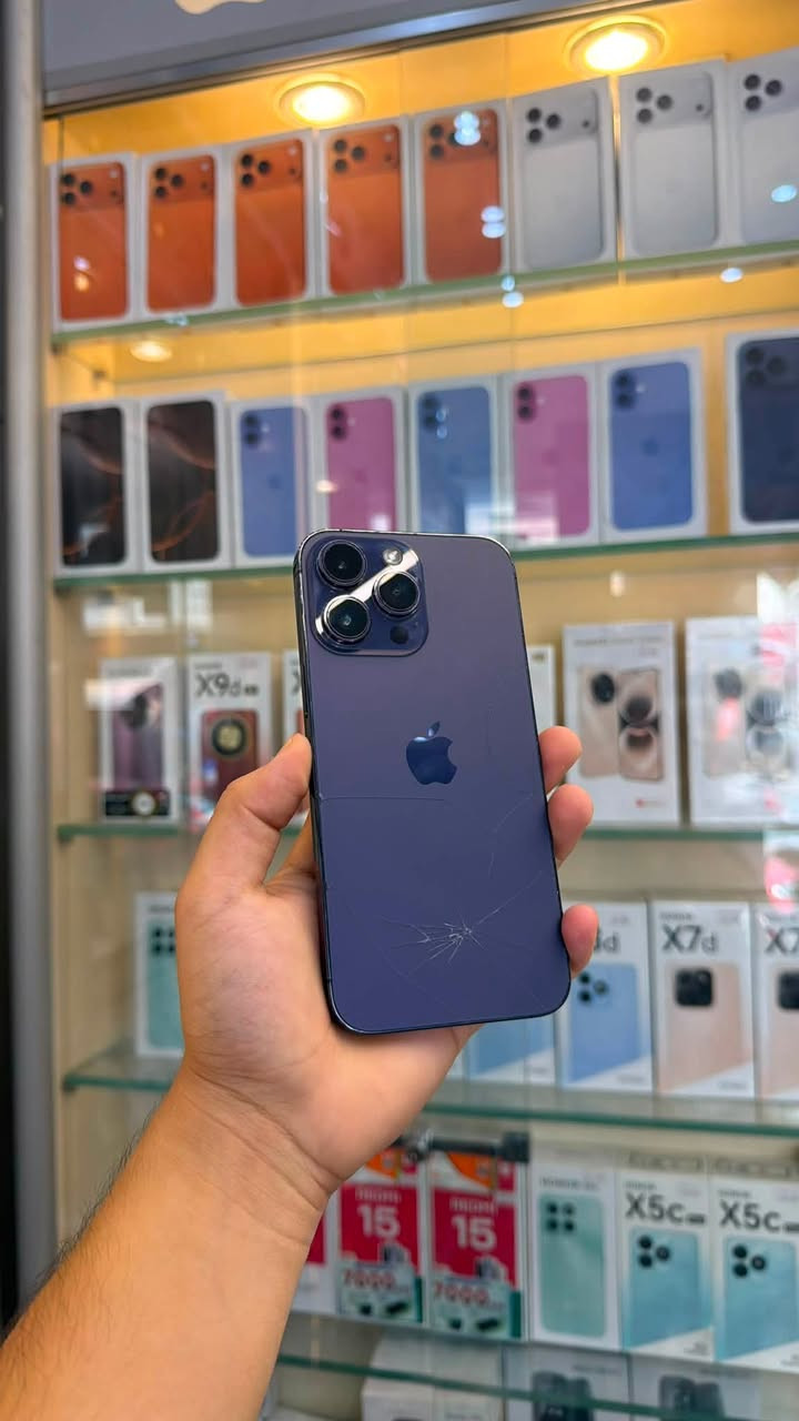 ايفون 14 برو ماكس دبل سيم كارت ذاكرة 256 بطارية 94 مبدل شاشه + بطاريه نوعيه جداً ممتازة✅ الجهاز كله شغال 100‎%‎
وبي فطر بالضهر مثل ماموضح بالصور ملحقات كامله 💥
 مع وصل ضمان من المركز لمدة 5 ايام 🔥
السعر 475 الف قفلة من الأخير 
بغداد/ البياع شارع 20 اسم المحل مركز حسان للموبايل 
***********
