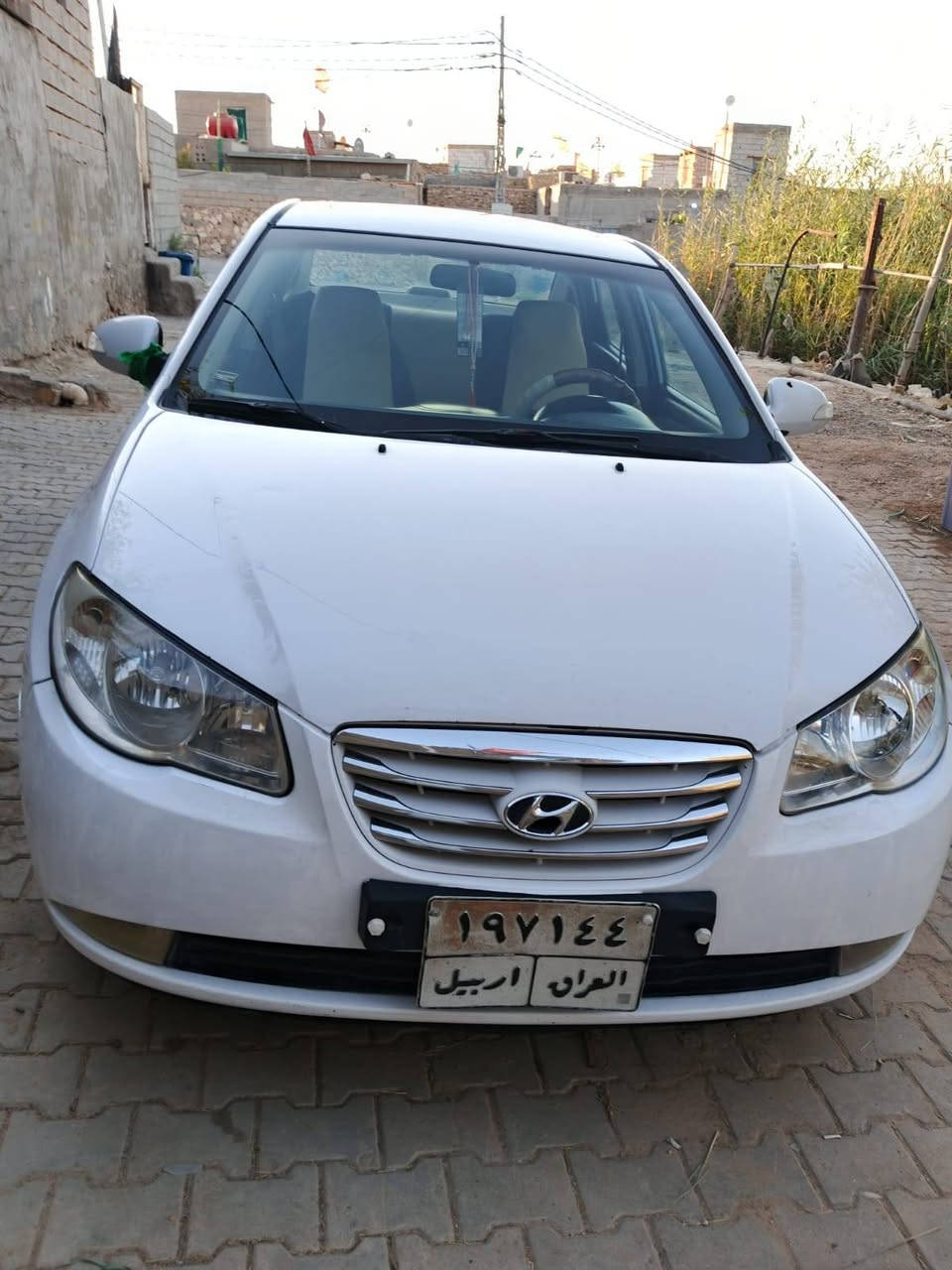 إسلام عليكم إلنترا 2011 بيها فقط جاملغ الأمامي مصبوغ بدون تبديل محرك كير تبريد حداديه كلها جاهزه عرضها 105 لتواصل التصال على رقم ***********
