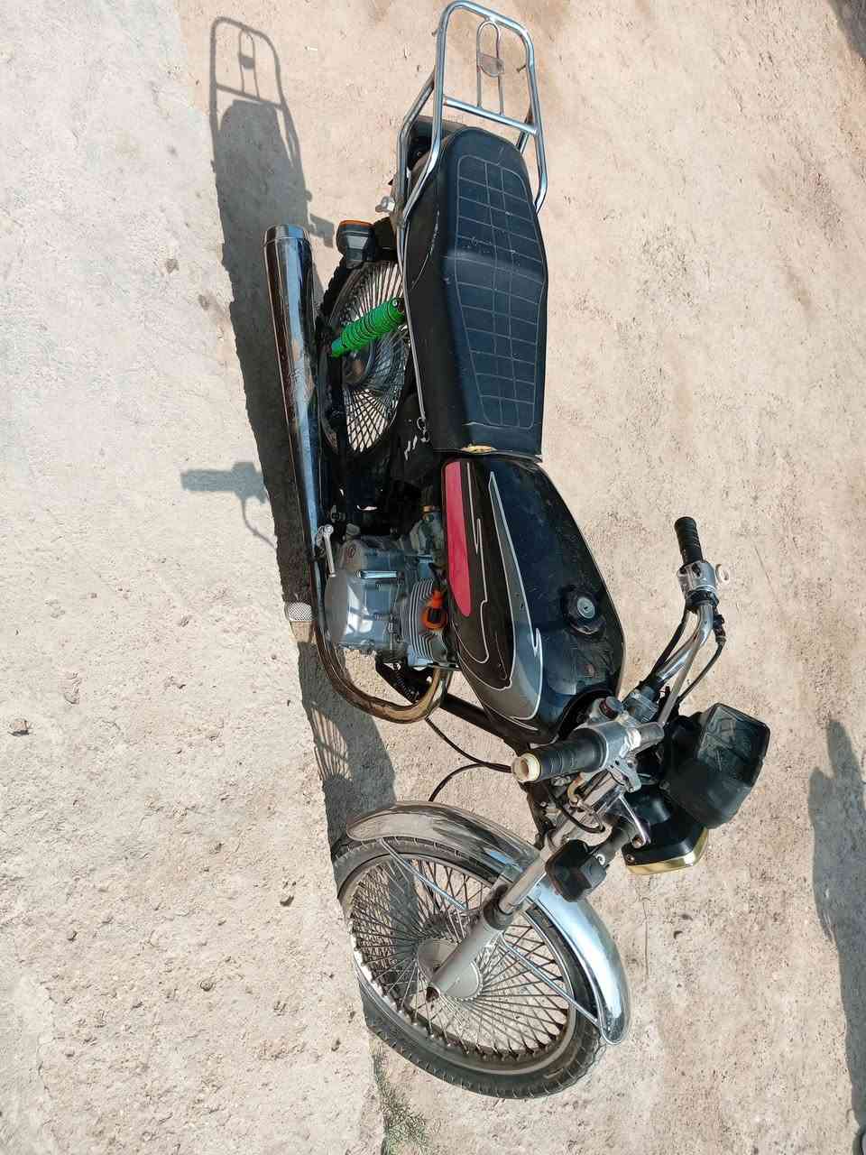 سلام عليكم دراجه ايرانيه لبيع بيه نواقص بصيطه  يرادله دواسه وحاضن     نواقصه ما يكلفن 25
بدون اوراق مكفوله من سرقه  وراعيه الصلي موجود يسويلك مكاتبه  معروضه 375 مكان جسر ديالئ القديم 
ارقم ***********متواجد واساب فقط 
ولي ميعجبه سعر أو دراجه يعلق تعليق ايليق اب أخلاقه الطيبه
