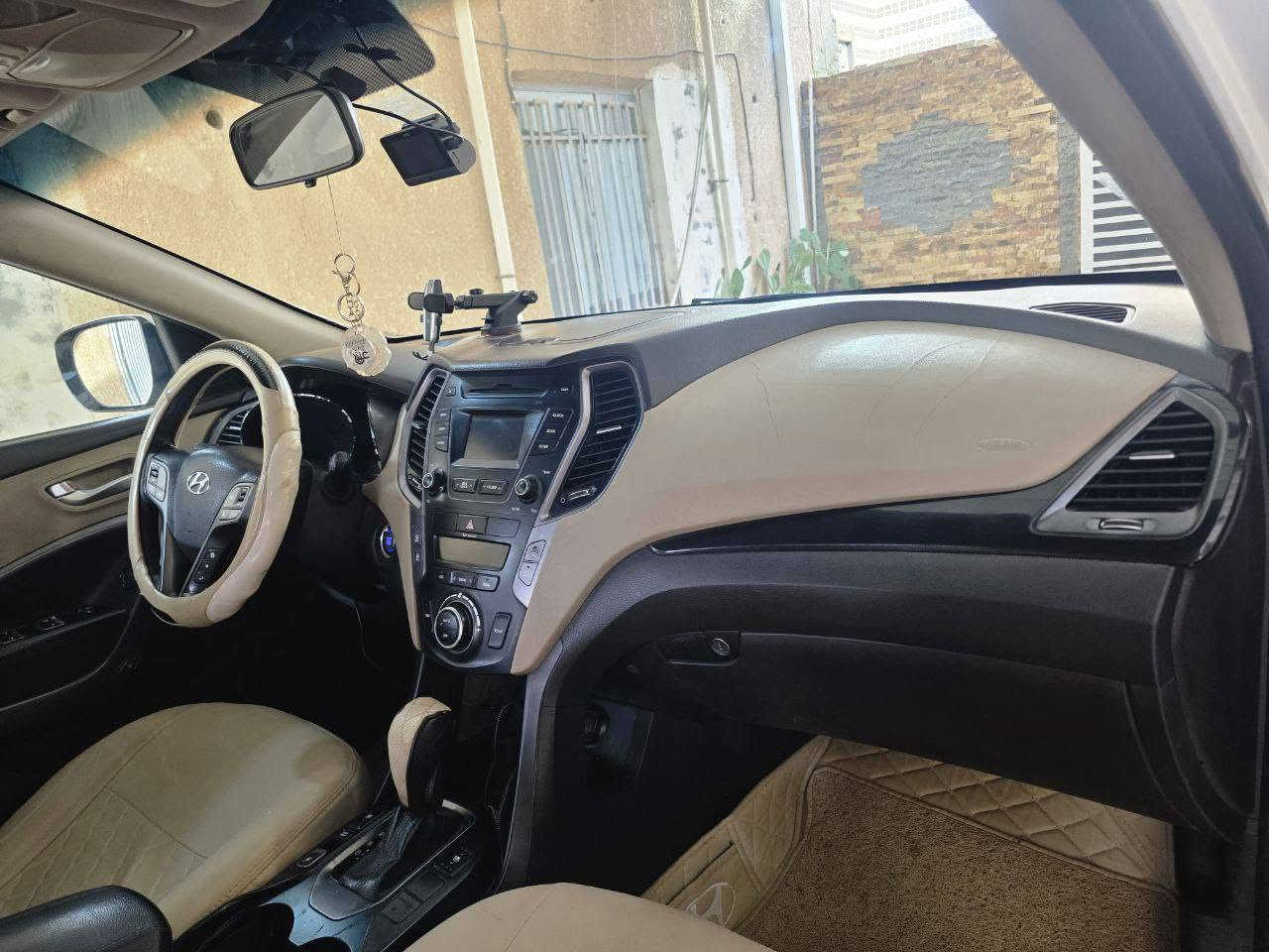 هيونداي سنتافي 2013 خليجي

مكفولة 
فول مواصفات
مكينة 6 سلندر
3300
7 راكب
فور ويل 
مانع انزلاق 
مثبت سرعه
٣ انظمه قياده
سايد بريك دكمه
كراسي كهرباء وتبريد وتدفئه
3 قطع تبريد
مرايات شفط
حساسات + كاميرا
اشاره ترحيب اشاره بالمري
5 ويل كب
بانوراما
بردات خلفيه
ماشيه 196الف 
رقم الماني  بغداد 
مكان السيارة النجف 
السعر ١٥٠ وبيها مجال
***********
