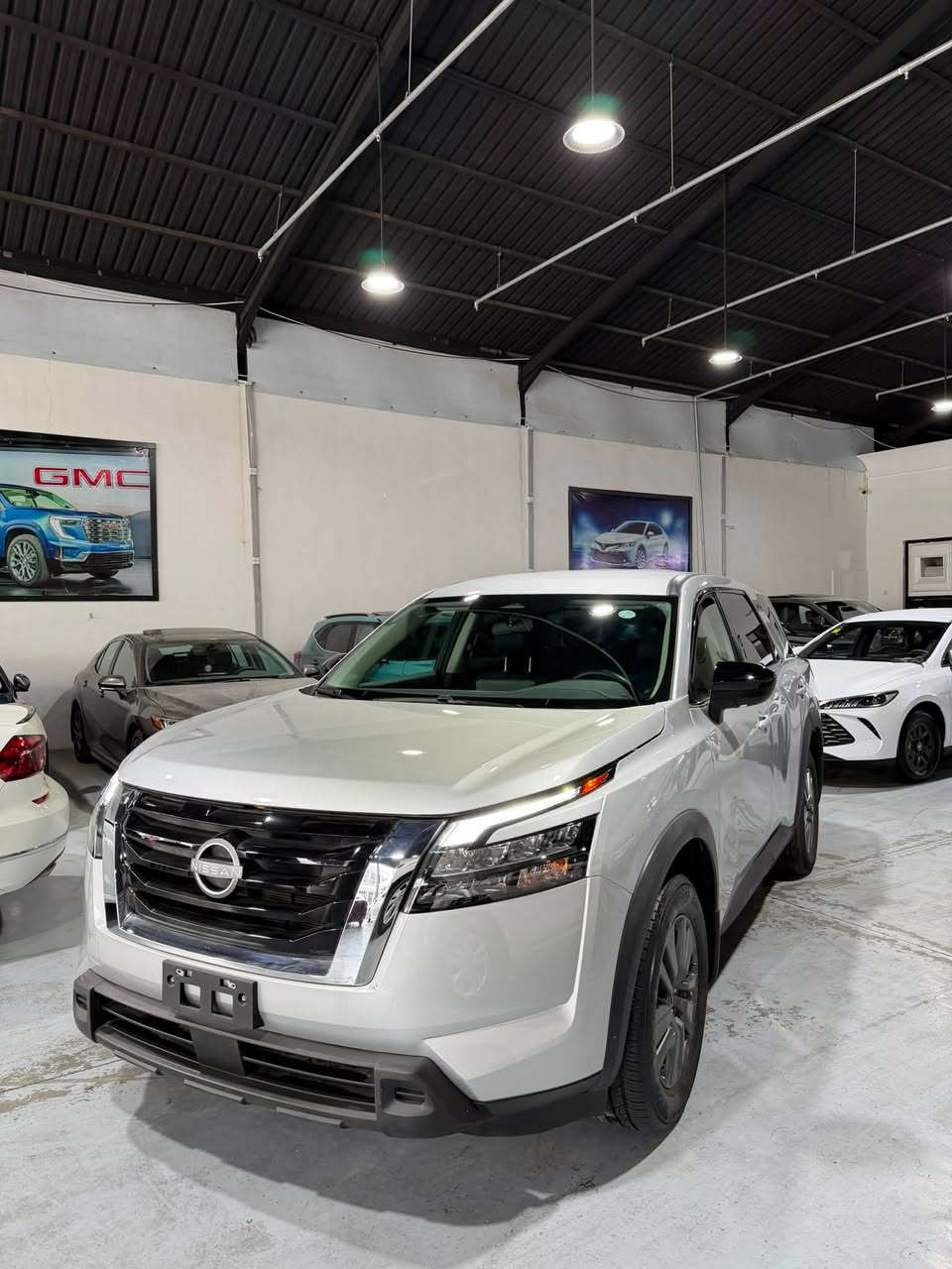 البيع و مراس حسب القناعة 

الموديل : 2024

نوع المحرك : 6 سلندر (3.5L)

السعر  219 $ بيها مجال 

عداد المسافه 10  تالاف مايل

سيارة رقم كاتي كلف ٢٤ ورقة مال حوكمة 

ضرارة بس فقط باب سبغ شوي من دوسة 

بصمه تشغيل
تشغيل عن بعد 
 
ستيرن تدفئة 
كشنات كهرباء
رادار امامي
رادارات جانبيه
رادار خلفي
حساس خلفي
شاشه كبيرة
مانع انزلاق
كروز سرعه
هاند بريك بصمه
اوتو هولد
نظام ايكو نورمال سبورت
7 راكب
وبقية مواصفات S المعروفة 

العنوان :اربيل 
مةدينة معارض 
شركة نجوم البصرة كارس

***********  هاتف اسيا

*********** واتساب 

***********   واتساب
