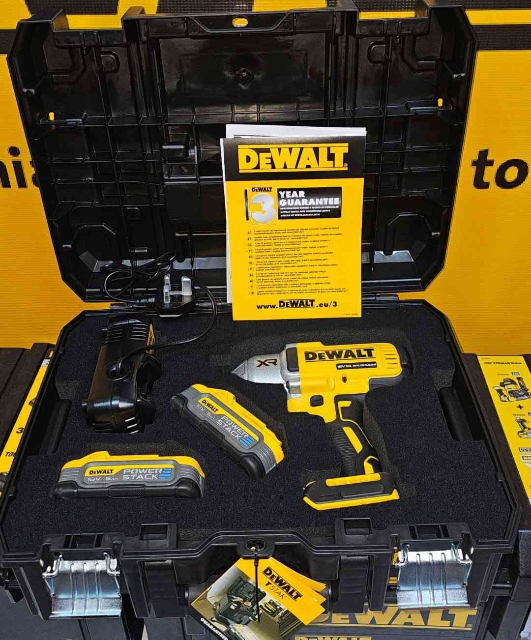 للبيع  لقمه كامل ديوالت الأصلي 
1/2 dewalt dcf900h2t
***********واتساب
متاح جملة / موفرد 
سعر مناسب جدن
