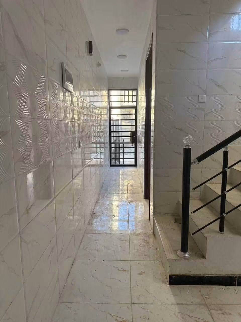 جزيره بغداد السياحيه مقابل الباب الثالثه خدمات كامله تبليط ومجاري وكهرباء وماء
دار للبيع المساحه ١١٠ متر ملك صرف سند ٢٥ تحويل مباشر بأسم المشتري

طابقين ٣ غرف نوم بناء طابوك الجمهوري كامل وجاهز تستلم مباشر
للسكن او للاستثمار  
يؤجر الدار ٥٥٠ الف

للاستفسار الاتصال على الرقم ***********

