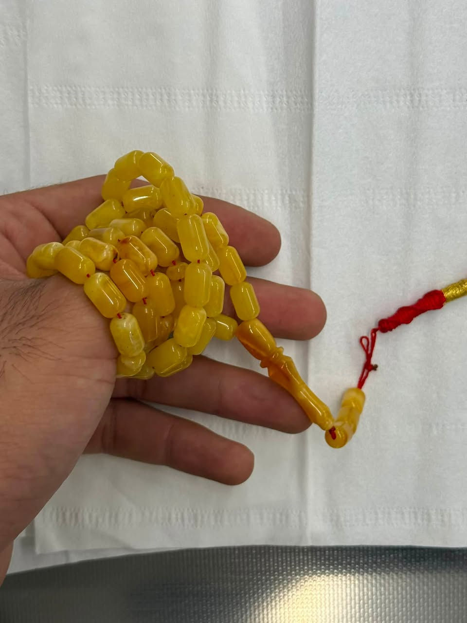سلام عليكم كهرب حرب طبيعي مشروط القطعة مشجرة بالكامل واكو خرز ملطخة سيراميك تخبل القطعة الوزن 32 غرام وعدد الحبات 77 حبة تلبس بالركبة
….السعر خاص او ***********
