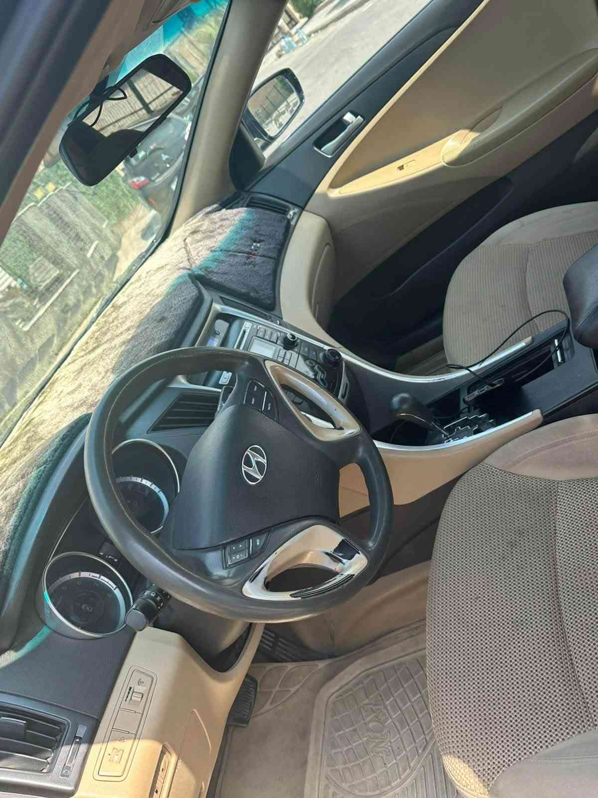 السلام عليكم للبيع سوناتا ٢٠١١ خليجي بيهة جاملغ خلفي صبغ بس ولباقي مكفول السعر ٩٥ وبيها مجال مكان بغداد السيدية الستفسار ٠***********
