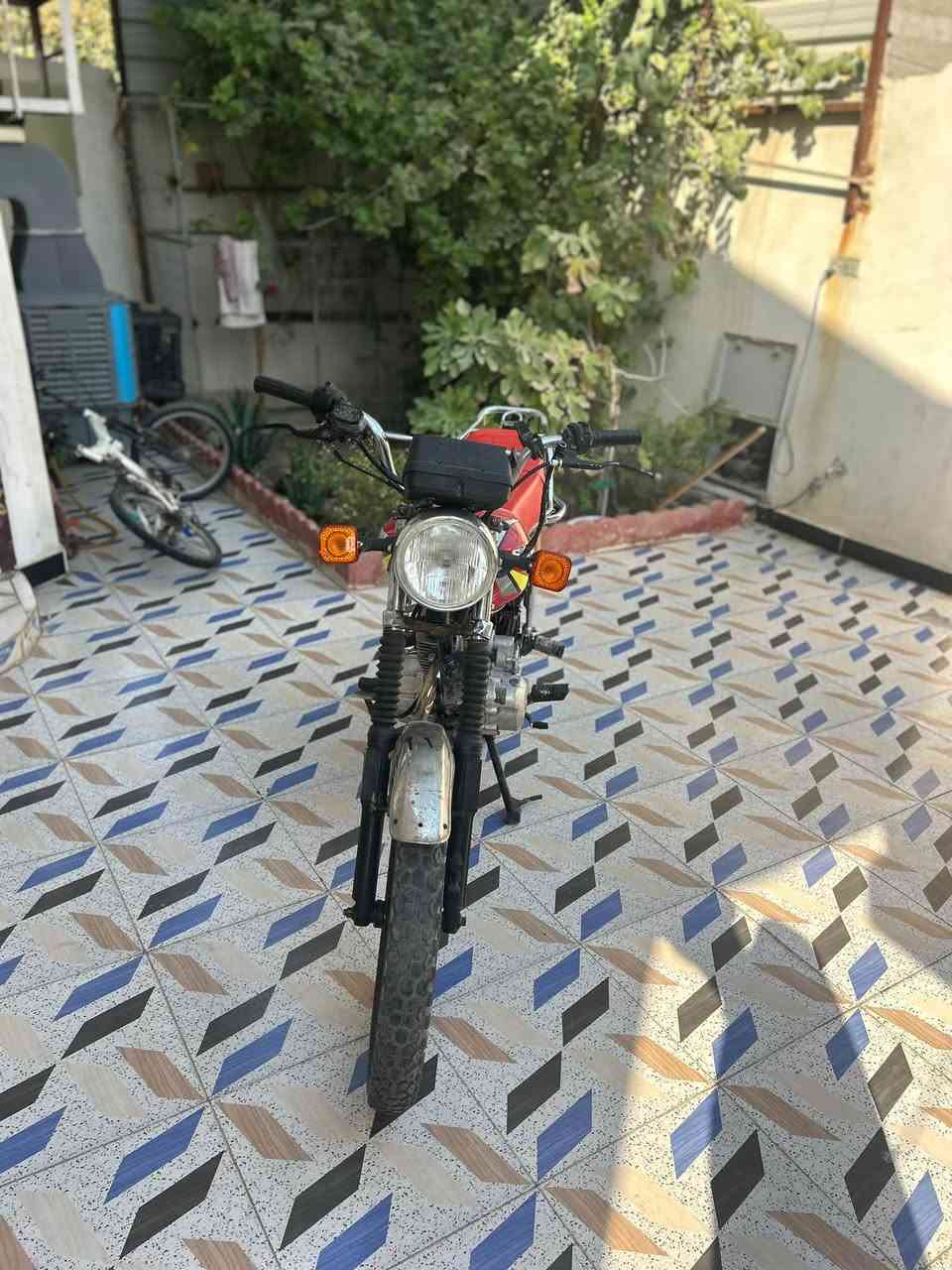 السلام عليكم دراجه سافان للبيع  مكفوله ونظيفه السعر 500بيها مجال العنوان محموديه ***********واتساب
