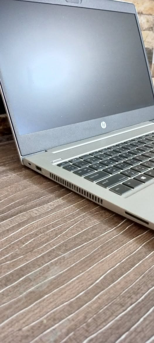 السلام عليكم 
لابتوب hp probook 445 g9 للبيع بحالة جيدة
المواصفات:-
معالج ryzen 5 4500u مع كرت شاشة vega 6 

معالج قوي للتصفح و البرمجة و الوورد و يقدر يشغل العاب مثل gta v و cs 2 و resident evil 7  باعدادات حلوة و فريمات 60-40 

رام 8 جيجا ddr4

هارد ssd 256g

بطارية تمشيك 3 ساعات تصفح 

بلوتوث و wifi 6

كيبورد عربي انكليزي

نظام ويندوز 11 pro مفعل مدى الحياة

يحتوي كامرة  و معه حقيبة و شاحن 90 واط 

حزمة مايكروسوفت اوفيس 

و مثل ما موضح بالصور يحتوي شخطة بالهيكل لكن ما مؤثرة على الاستخدام

السعر 450 الف و بي مجال للشراي
مكاني بغداد/مدينة الصدر /الحميدية 
الرقم واتساب ***********

نص مكتوب في الصور:
- الإعدادات BLU حساب محلي الصفحة الرئيسية النظام Bluetooth والأجهزة الشبكة والإنترنت إضفاء طابع شخصي التطبيقات الحسابات اللغة والوقت الألعاب إمكانية الوصول الخصوصية والأمان Windows Update النظام ، حول العثور على إعداد المعالج AMD Ryzen 5 4500U with Radeon Graphics 2.38 GHz ذاكرة RAM المثبتة ٨,٠٠ غيغابايت السرعة: ٢٤٠٠ MT/s بطاقة الرسومات 496 MB AMD Radeon(TM) Graphics مساحة التخزين 238 GB تم استخدام ١٤٣ GB من ٢٣٨ GB إعادة تسمية هذا الكمبيوتر نسخ معلومات الجهاز اسم الجهاز DESKTOP-561QNF9 HP ProBook 445 G7 اسم الجهاز DESKTOP-561QNF9 المعالج AMD Ryzen 5 4500U with Radeon Graphics (2.38 GHz) ذاكرة RAM المثبتة ٨,٠٠ غيغابايت (٧,٤٠ غيغابايت مستخدم) بطاقة الرسومات AMD Radeon(TM) Graphics (496 ميغابايت) مساحة التخزين تم استخدام ١٤٣ GB من ٢٣٨ GB معرف الجهاز C6022223-5EC5-4741-B1D2-6CF93DDCA0CF معرف المنتج 00330-53435-77222-AAOEM نوع النظام نظام تشغيل بإصدار ٦٤ بت ومعالج يستند إلى x64 القلم واللمس لا تتوفر إدخالات باللمس أو بالقلم لجهاز العرض هذا 34°C
- معلومات Windows الإصدار الإصدار Windows 11 Pro 25H2 تم التثبيت في ٢٠٢٦/٠٨/١٥ إصدار نظام التشغيل ٢٦٣٠٠,٩٤٥٧ حزمة الميزات حزمة تجربة مزايا Windows 1000.26100.360.0 اتفاقية خدمات Microsoft شروط ترخيص برامج Microsoft