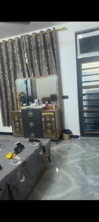 غرفة نوم • للبيع • أثاث