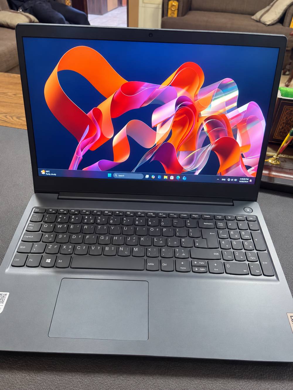 لينوفو i5-10210U • ٨ جيجا رام • ١٢٨ جيجا SSD