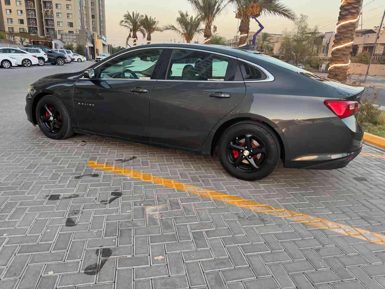 ماليبو 2016  LT رقم سليمانيه الجديد سنويه 30 تنتهي تحتاج بس هزه مكينه 1500 توربو مكينه كير صدر تخم تاير تبريد كله مكفول شرط الفحص سياره حادثها بل باب السايق شخه مسوي بارد وهنا بل عراق قبق جنه مبدول بدون داخل يعني سياره بيها قطعه وحده فقط مواصفات LT تجي فول عده الفتحه خمس بصمات كشن كهرباء خمس بصمات اشاير مري تحكمات كهربائيات كله شغال مابيها نقص السياره السعر 78 وبيها شي بصيط مكان السياره بغداد حي الجهاد *********** Colombo, Sri Lanka
