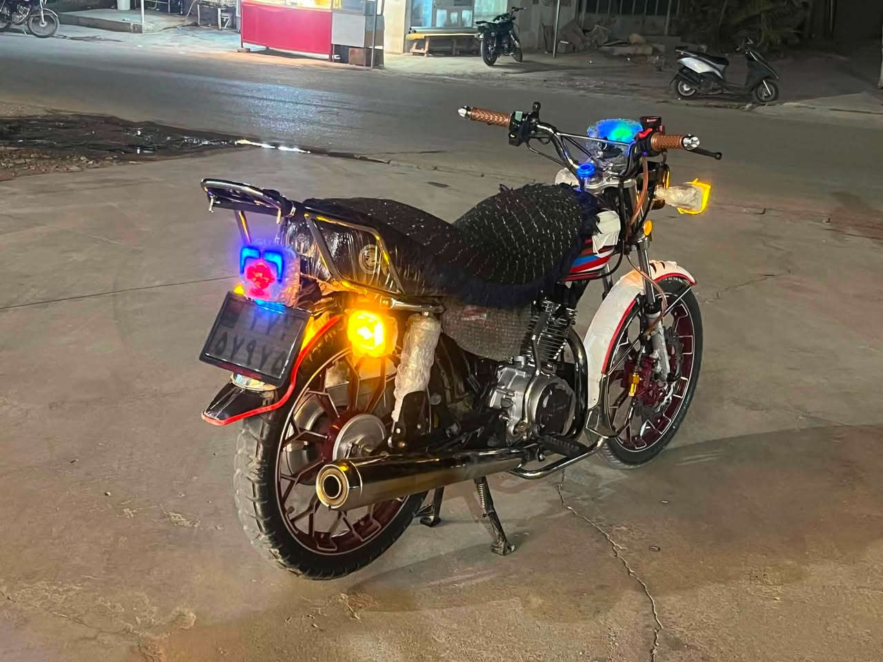 دراجه نامي برو هونزده موديل 2025. 200cc محسن ويا ورقتين دراجه اي عيب مابي دراجه شلعه معدل فول كماليات كامله نص نكره تشتغل ربع مايحتاجله صالنصه s600محرك ممفتوح لوك ولات مصطره نضافت الماطور مبين بل صوره سعر ٧٥٠بيمجال مكاني خانقين رقم ***********

