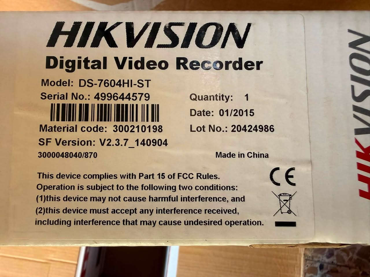 السلام عليكم DVR هيك فجن 4 جنل 2 ميكا  جديد للبيع سعر القطعة ٢٥ الف يوجد توصيل
***********
