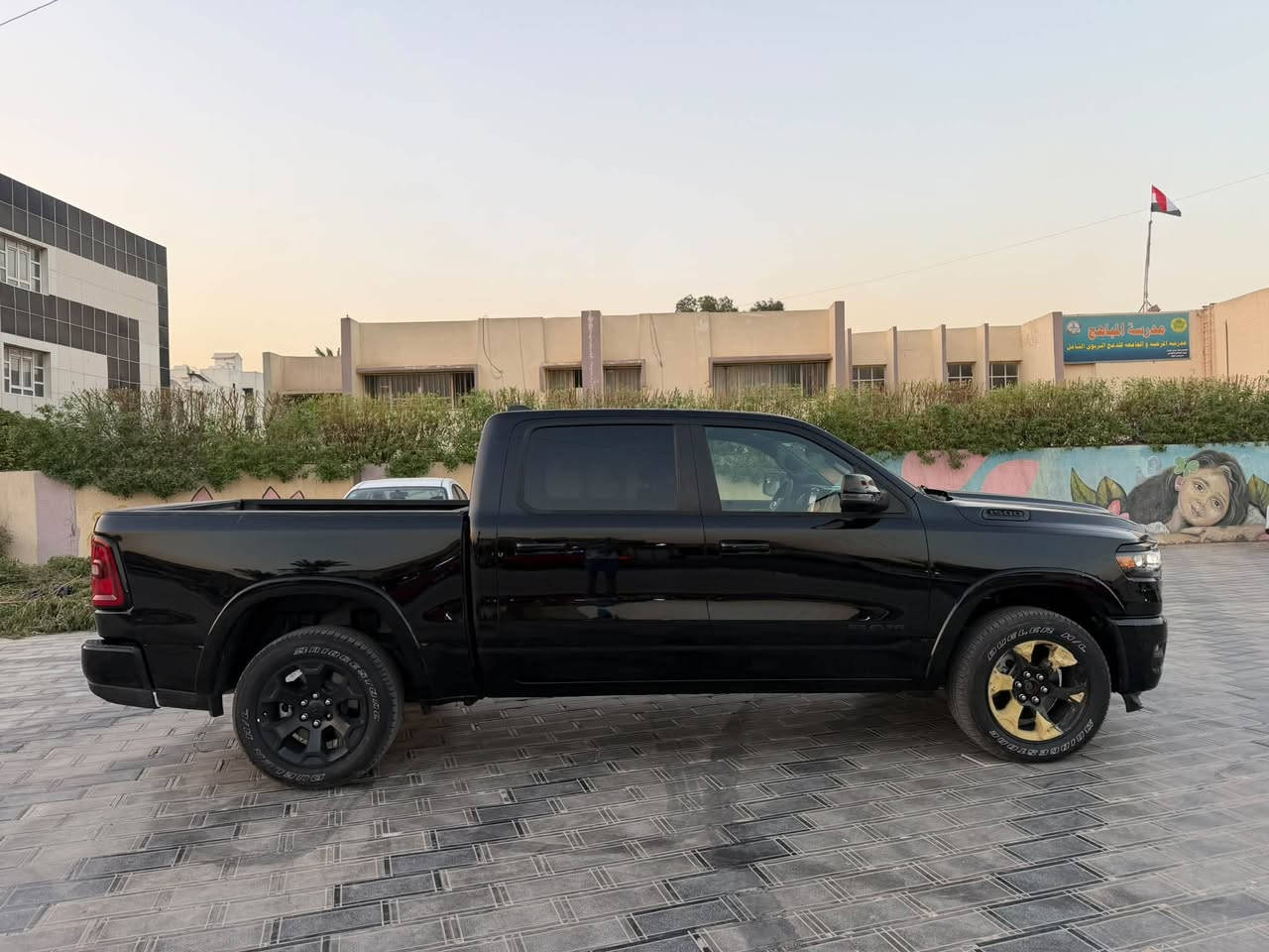 ياالله

السلام عليكم دوج رام 2026 بك هورن  وارد امريكي 

2026 RAM 1500, BIG HORN/LONE STAR 3.0 V6

رقم اربيل كاتي 

حجم المكينه : 3.0 V6  

المسافة المقطوعه : 285 ميل بعدها زيرو

الضرر : باب خلفي يسرا مبدل نفس الون وصبغ بالدوسه  موضح بالصور بجم كبس 

الايرباك : سليم مطاك ولا ايرباك   

#مواصفات

1.شاشه كبيره

2.بصمه

3.تشغيل عن بعد

4.كامرا

5.ويل كب

6.حساسات امامي خلفي

7.هيترات بالكشنات

8.رادارات 360

9.كشنات كهرباء

10.لايتات لد + زنون

11.كشافات 

12.اشاير بالمري

13.فور ويل 4x4

14.اتو ستوب

#السعر : الطلب في التعليقات سيأتي إليك مباشرة 

تفاصيل اكثر هذا رقمي *********** تحياتي

مكاني بغداد حي الجامعه
