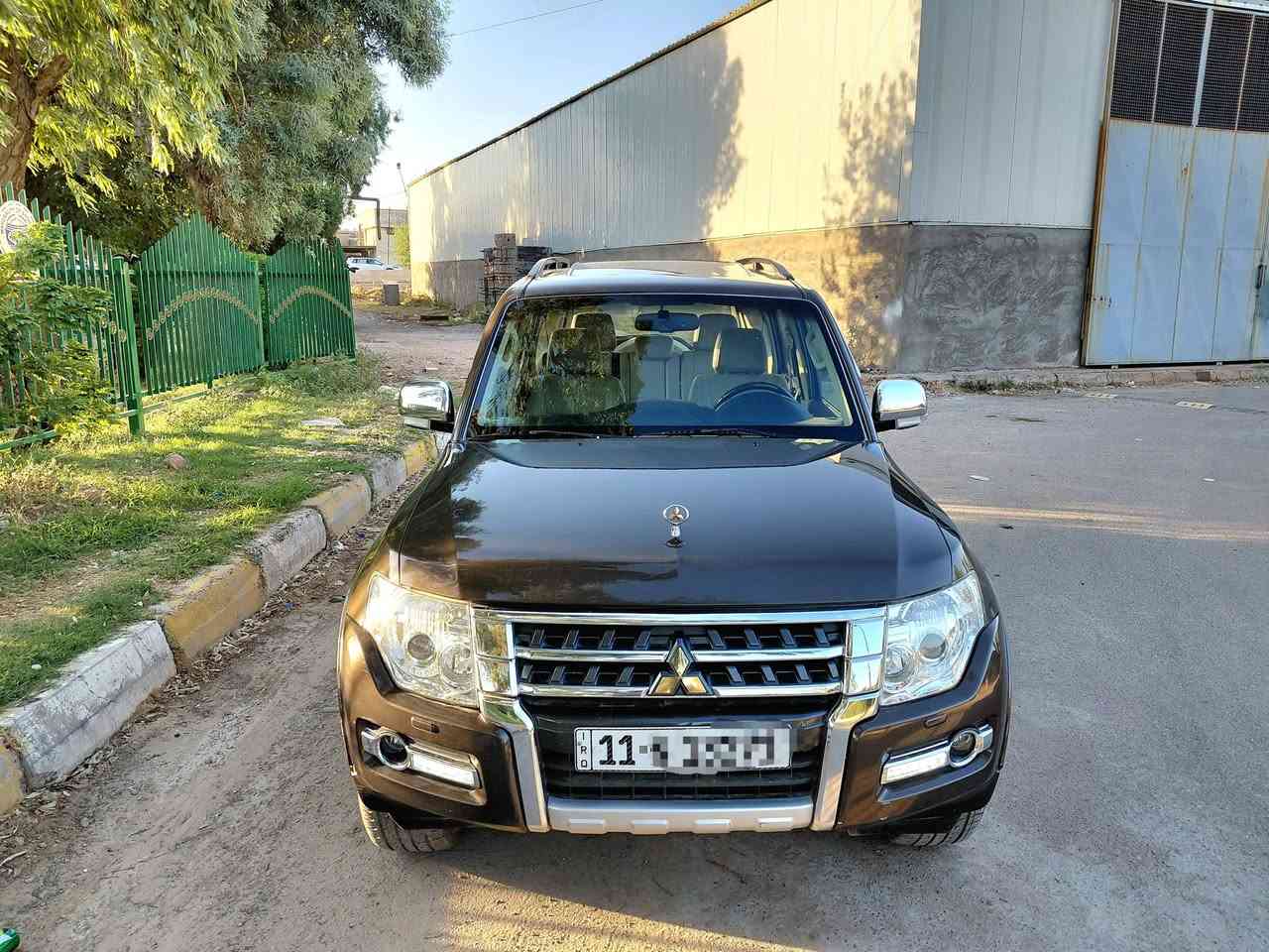 السلام عليكم 
للبيع باجيرو 2018 حبتور العلامات الذهبيه لون جوزي مميز محرك 3800 رقم بغداد بأسمي فول أعلى مواصفات
فتحه
شاشه اصليه قلاب 
سستم صوت روك فورد ودمام بالصندوك
كاميرا خلفيه
حساسات خلفيه
درع وهوك سحب بلادي 
برده صندوق خلفي سلايت بلاديه
8ايرباك
ثلاجة
7راكب الكشن الخلفي ممفتوح بجيس الشركه بعده
زراك لايت 
كشنات جلد والاماميه كهرباء
فول تحكم ستيرن 
لايت زينون 
مري شفط + ترحيب
3 قطع تبريد ثلج 
دكمة دفلوك
ويل جبير 18 
سبير منازل
مكفوله من الصبغ حتى الدعاميات بيها فقط بارد قليل بالباب الخلفي
السعر 215$ ورقه للاستفسار ***********
