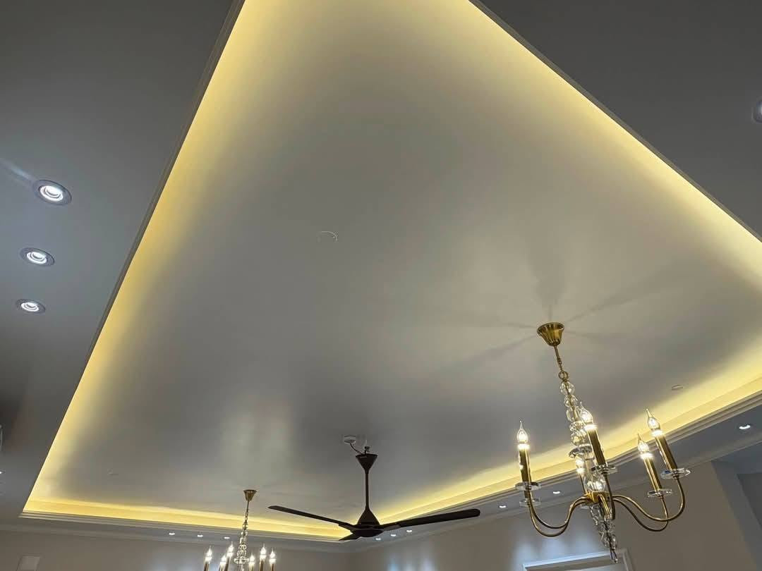 🏠 / دار للبيع مساحه ٢٣٠ م طابو صرف 

            واجهه ١٠.٥ م / نزال ٢٢.٥ م 

🧱 بناء حديث درجه أولى 

الطابق الاول / مطبخ . أستقبال . هول . غرفتين . مجمع صحيات . كراج . حديقه 

الطابق الثاني / ٣ غرف . هول . مجمع صحيات

🌎 الموقع / المحاربين قريب جدآ من شارع ٦٠ ( موقع مميز )

للأستفسار أكثر مراجعة مكتب 
عقارات أراضي بابل الخضراء للمقاولات العامه والتصاميم الهندسية 
شارع ٦٠ .. عمود ٣٠٠ .. مقابل أستدارة علي بقلي 
الشيخ حازم 
وسام محمد 
أبو حيدر / *********** حلة, بابل
