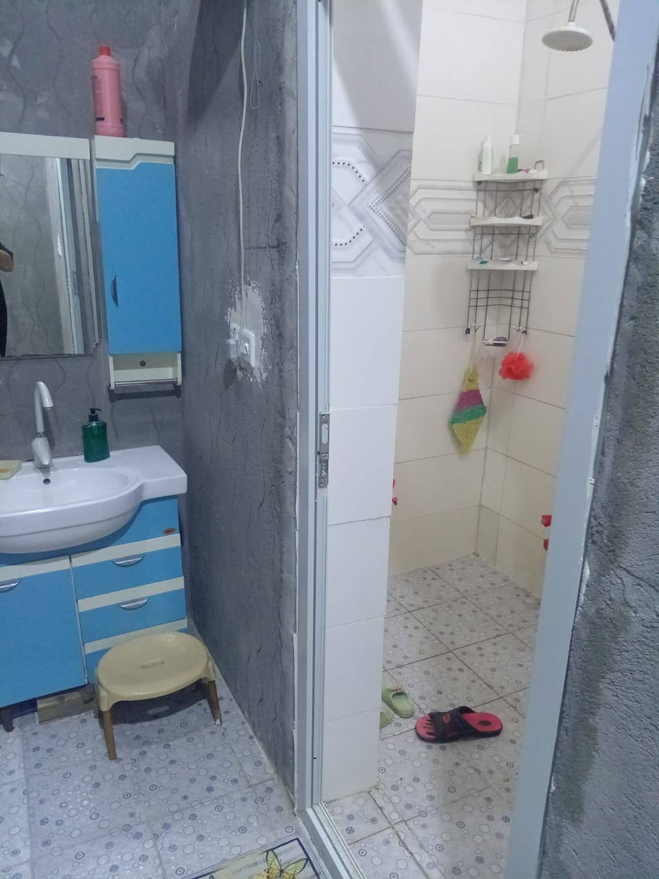 وقف سني • ٢٢٠م • حديقة واسعة
