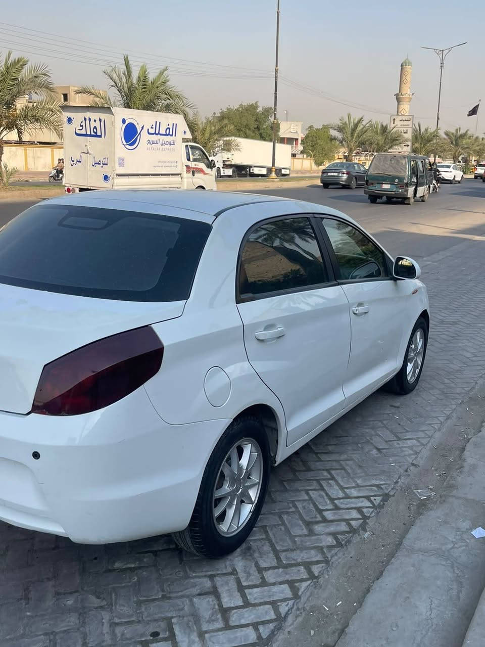 السلام عليكم
شيري افلاوين ٢٠١٣ بسمي شرط البيع تحويل 
بيها صبغ عكس باب السائق او جرد قماره بنيد صندوگ مكينه العام جفتتهه تجفيت كله اصلي گير جديد مكاني بغداد البلديات 
واتساب *********** إلسعر 46بيهامجال قليل والشراي يدلل
