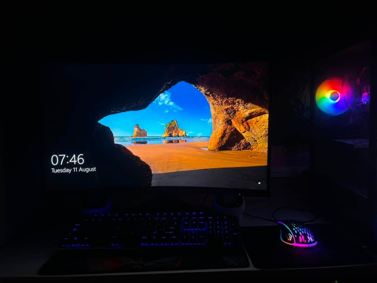 *********** Pc السعر 700 للتواصل
