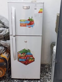 ثلاجه • ٨قدم • جديده