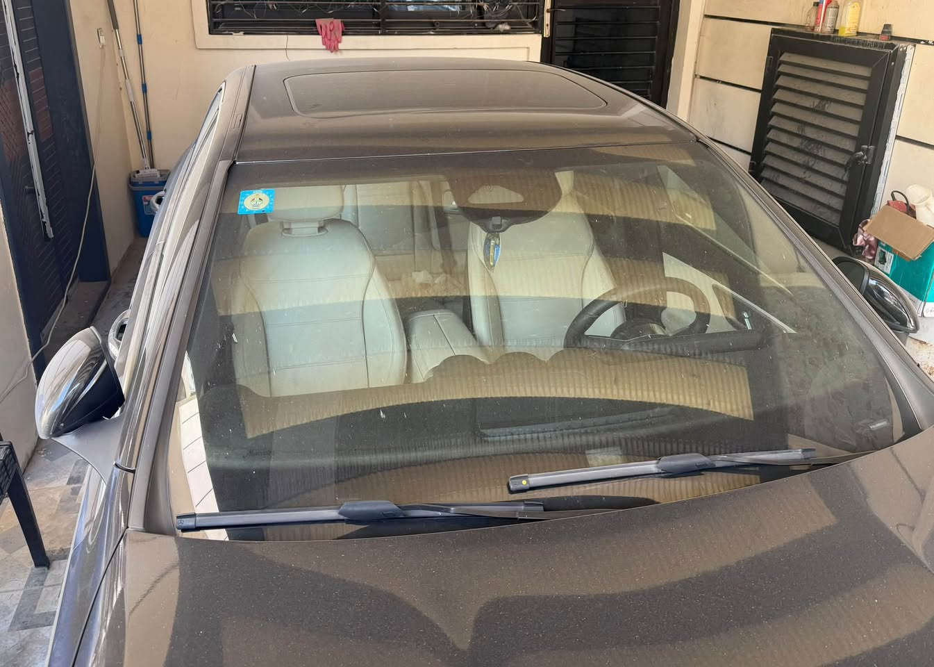للبيع مارسدس c300   Mercedes
موديل :٢٠٢٣

السيارة وارد امريكي تقريرها غرق كلشي مبدل بيها حتى المكينه 

السيارة جديدة شغالة وتمشي ترايها وين متريد 

مرقم بغداد باسمي رقم مميز 

للبيع بسعر ٢٧٥٠٠ يعني دفترين و ٧٥ ورقة وبيها مجال 

ماشيه ٧٢ الف كيلو متر 

اللون اسود 

فتحة سقف 

للاتصال: *********** 

رجاء الشراي فقط يتصل كلشي موضح بالاعلان

