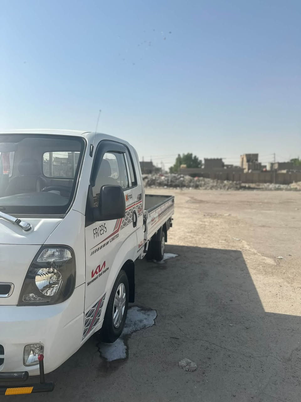 السلام عليكم كيا بنكو 2700موديل2018رقمه بغداد دولي حداديه جيده محرك جيد العنوان بغداد رقم الموبايل ***********
