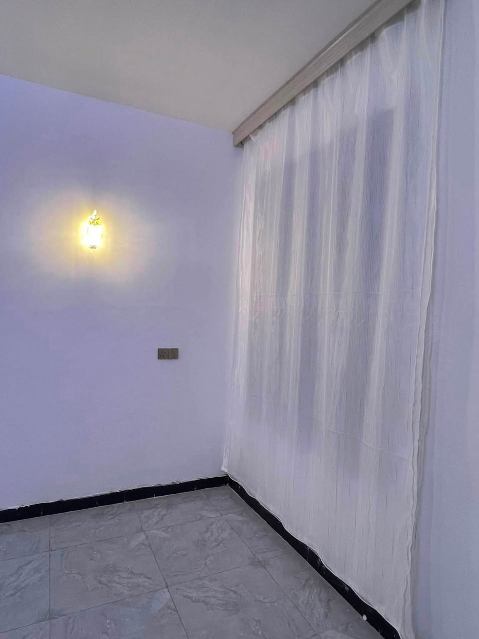 بيت للبيع طابوا زراعي سند 25 على طابوا العامريه المساحه 100م 5x20 
📍المكاسب النصر الاولى الفرع الثاني. 
يحتوي على ثلاث غرف نوم واستقبال كبير ومطبخ وخدمات فوك وجوه السعر 110مليون 

للاستفسار/ ***********
