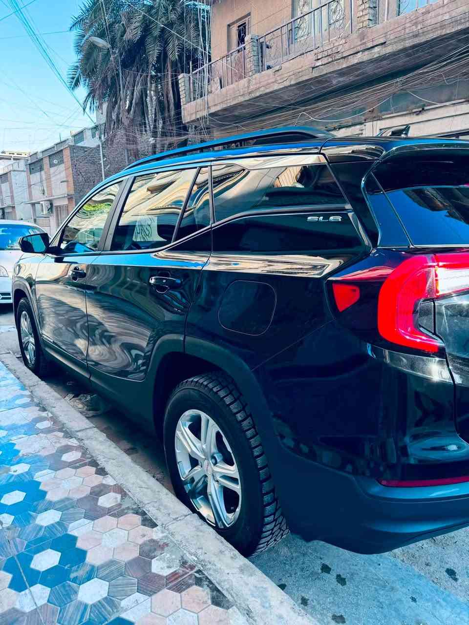 🚘 للبيع GMC Terrain SLE 2022
🔹 الفئة: SLE
🔹 المحرك: 1.5 تيربو
🔹 الدفع: 4×4
🔹 اللون: أسود 🖤
🔹 معدل المشي : 85,000 كم ≈ 52,800 ميل
🔹 الوارد: أمريكي 🇺🇸
🔹 الحادث: قطعة واحدة فقط — جاملغ عكس السائق بسيط جداً 
🔹 الأيرباكات: سليمة ولم تفتح
🔹 الدواخل: وكالة ولم تتأثر بالحادث
🔹 المحرك والكير : على وضع الشركة، بدون تلاعب
🔹 السيارة: جاهزة للاستخدام

💰 السعر: 175 ورقة
📍 الموقع: بغداد – الأعظمية

السيارة نظيفة ومواصفاتها واضحة، والفحص على المشتري بكل رحابة.

📞 *********** للجادين فقط، يرجى التواصل للمعاينة.
