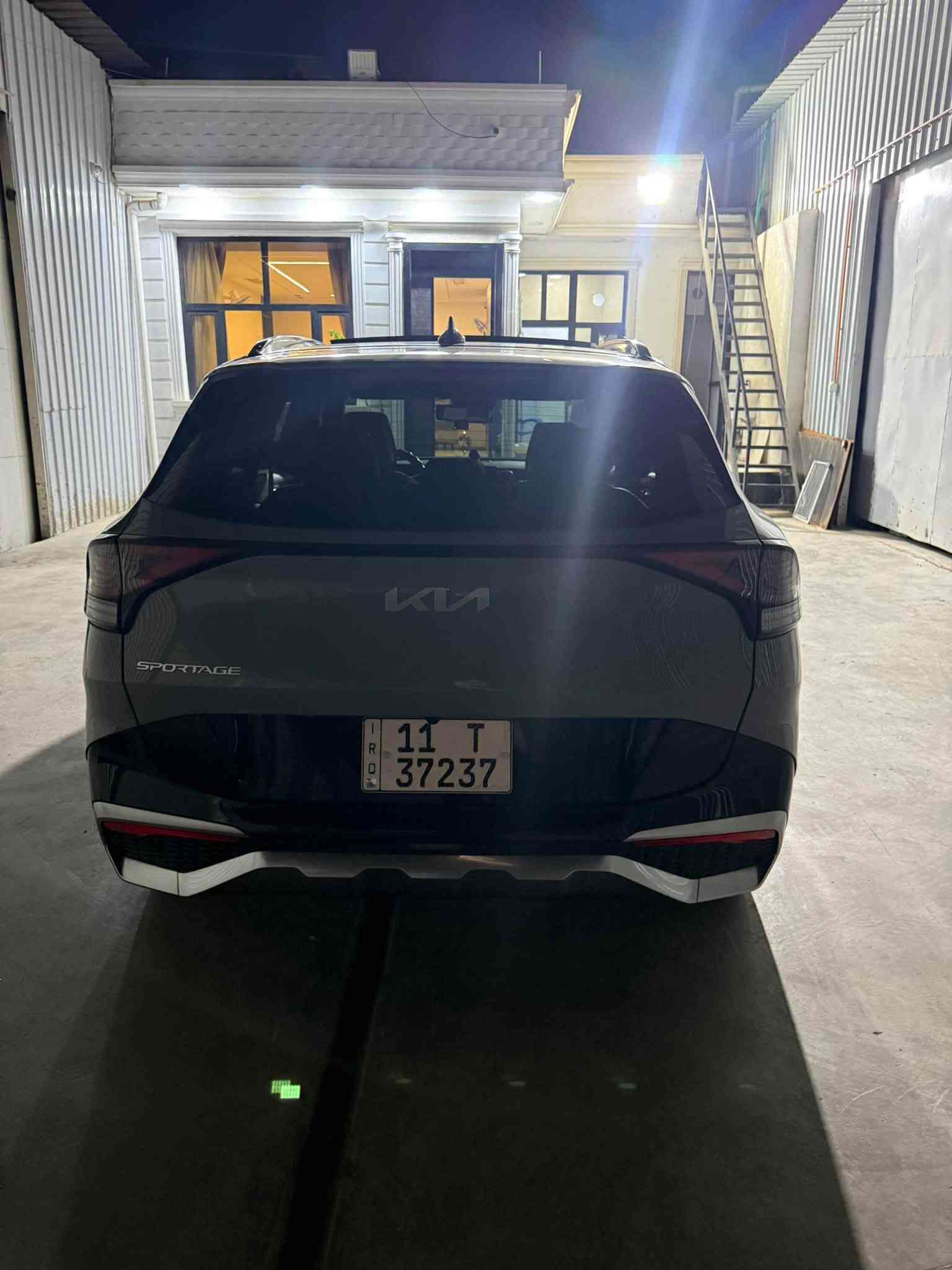 ﷽

للبيع فقط…
كيا سبورتج موديل 2024  برستيج
                    kia sportage SX-prestige AWD
الموديل : 2024
الون : رصاصي سمنتي  
لون الداخل : احمر 
العداد : 16 الف ميل 

فول فول مواصفات اعلى فئة بلسبورتج 
سيارة جديدة
وارد امريكي 
الضرر : جاملغ خلفي معدل ومصبوغ  وباب السائق والي وراه مبدلات ومصبوغات تكمه ودوسه مابيهن ضرر الضرر فقط خارجي 
ايرباك فقط البرده والكشن 
صور الحادث مرفقه بلمنشور 

مواصفاتها :-
1. محرك 2500 GDi
2. كير 8 نمر
3. بانوراما
4. بصمة : تشغيل - ابواب - صندوك
5. صندوك كهرباء ذكي
6. شاشة كبيرة على طول الدشبول دجتل كامل 
7. كيجات الكترونية متغيرة حسب الوضعيات
8. انظمة القيادة : سبورت - سمارت - نورمال
9. كشنات جلد أحمر
10. كراسي كهرباء فول تحكم مع كشن ميموري 
11. اضواء ترحيب عند الاقتراب مع ترحيب داخلي عند الصعود او المغادرة
12. شحن وايرليس
13. هاند بريك بصمة
14. اوتو هولد
15. كاميرات 360 مع كاميرات بالاشارات الجانبية مع وضعيات مختلفة للكاميرات
16. فول رادارات امامية وخلفية وجانبية
17. تحديد مسار ذكي
18. قيادة أليه ذكية
19. نقطة عمياء
20. كروز سرعة
21. تبريد وتدفئة كشنات مع تدفئة ستيرن
22. سستم صوت هارمان كاردون 
23. خزن كشن سائق ميموري وضعيتان
24. اشاير بالمري
25. تشغيل عن بعد
26. شاشة لمس متغيرة لتحكم الميديا او لتبريد
27. ستيرن فول تحكمات

رقم بغداد انكليزي 
السعر 225 ورقه وبيها مجال 
للستفسار اكثر يرجا الاتصال بلرقم 
***********
***********
