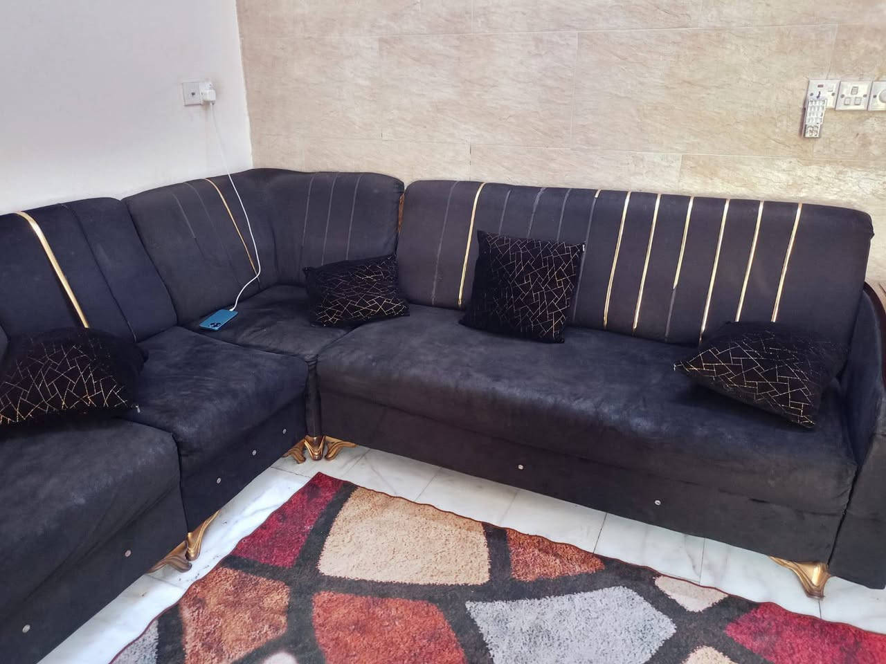 اسلام عليكم اغراض لبيع
ديوان السود سعره  175

قنفات مصري سعره 150

رقم 

***********

العنوان بغداد مدينة الصدر
