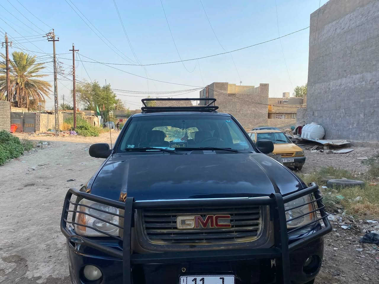 السلام عليكم سياره GMC للبيع موديل 2008 مواصفات المكينه نضيفة والكير نضيف والدواخل نضيفة سعر 78 ورقه وبيها مجال قليل العنوان بغداد الشعله ***********الرقم
