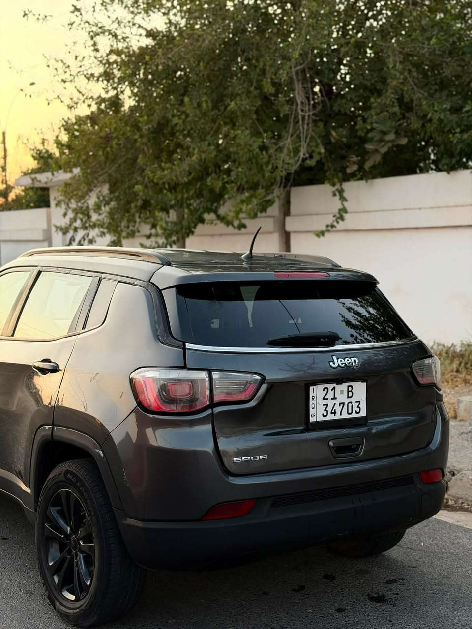 سعر:٨٧ بيها مجال ***********
جيب كومباس 
سعر:87 بيها مجال 
اللون : نفطی.   

المودي:2019
صور الحادث ورقم الشاصي مرفقات داخل الصور
ضرر صبوخ عام
بدون دەواخل

المواصفات :Jeep compass
4*4 فور ويل 
بصمه تشغيل
بصمه ابواب
تبريد خلفي
هاند بريك بصمه 
 اوتو ستوپ 
ويل كروم 
بلاجكتور 
مانع انزلاق 
تحديد سرعة 
تحديد مسار
تحكم ستيرن 
كاميرا خلفي 
***********
