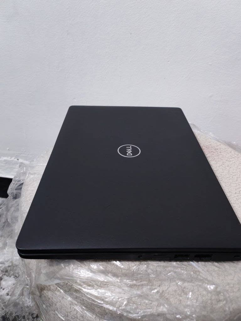 لابتوب dell
Cori5 gel 8
جيل ثامن
RAM 8 DDR4
HARD 256 SSD M2 السريع
كارت شاشه مدمج intel حجم 4G
حجم 14 FHD
وندوز 11 
بطاريه تنطي من 6 ساعات فما فوق 
نضافه 95 
منصب عليه GTA 5 
لل العاب المتوسطه و الهندسه والتصميم 
لابتوب عملي جداا
سعر 200 قفل لا يوجد بهاذه سعر 
مكاني بغداد توصيل موجود 
رقم ***********
