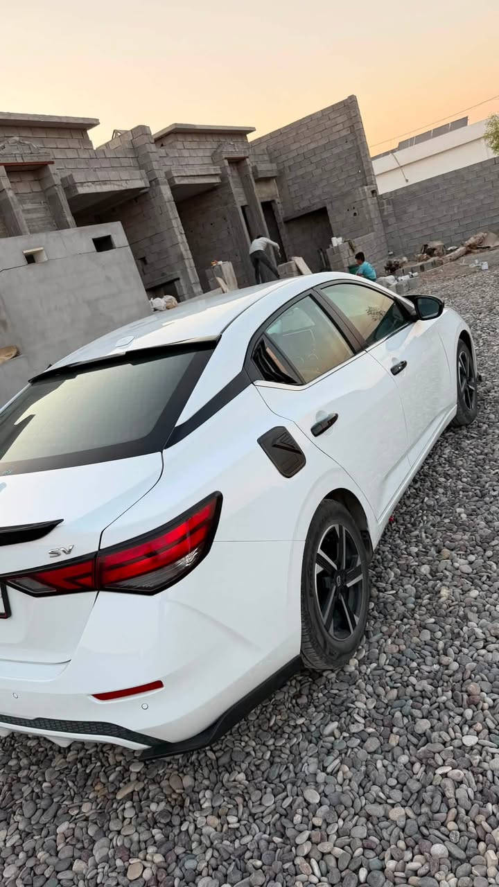 سلام علیکم
نيسان سێنترا مودیل ٢٠٢٤ 
مواصفات sv
ماشي ٧٠ 
سنویی هزە کل شی جدید 
مکان کەلەک سونر موجود 
رقم تەلەفون *********** واتساب موجود 
سعر ١٣٢ و مجال
