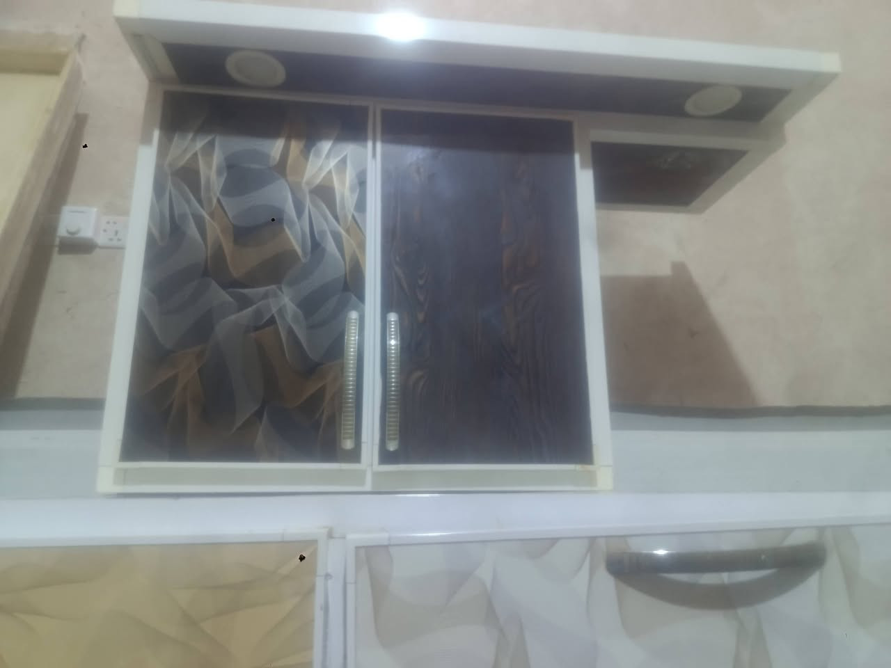 كاونتر • نظيف • بدون سنك