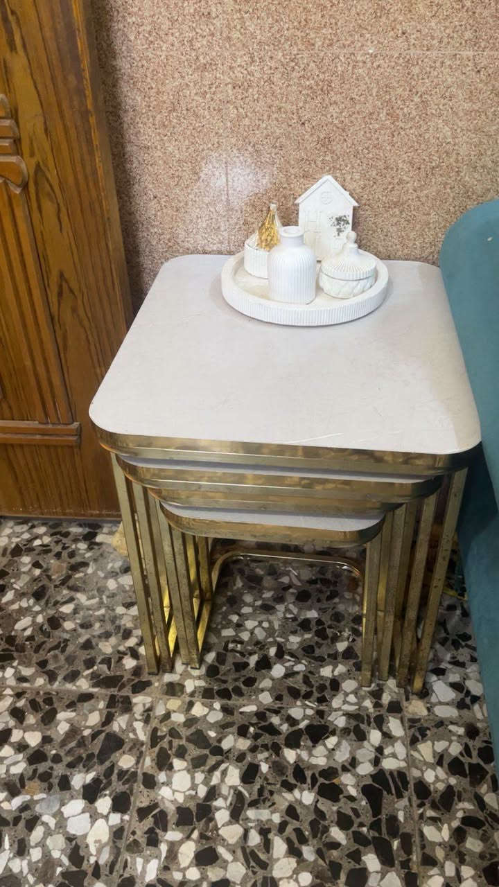 يوجد أثاث منزليه نظيفه وشرط شغل للبيع وبسعر مناسب للاستفسار الحر الصغير قرب جامعه أهل البيت مجاور روضه السنابل *********** يوجد لدينا كادر فتح وشد الغرف التركي والصيني وبسعر مناسب
