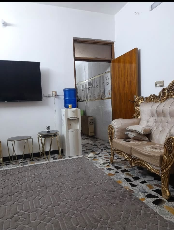 الدار للبيع
المساحة 70 متر الواجهة 4 متر 
يحتوي الدار 3 غرف +صالة + مطبخ + خدمات صحية 
العنوان : الاعظمية شارع راغبة خاتون قرب الفوج
للتواصل : ***********
