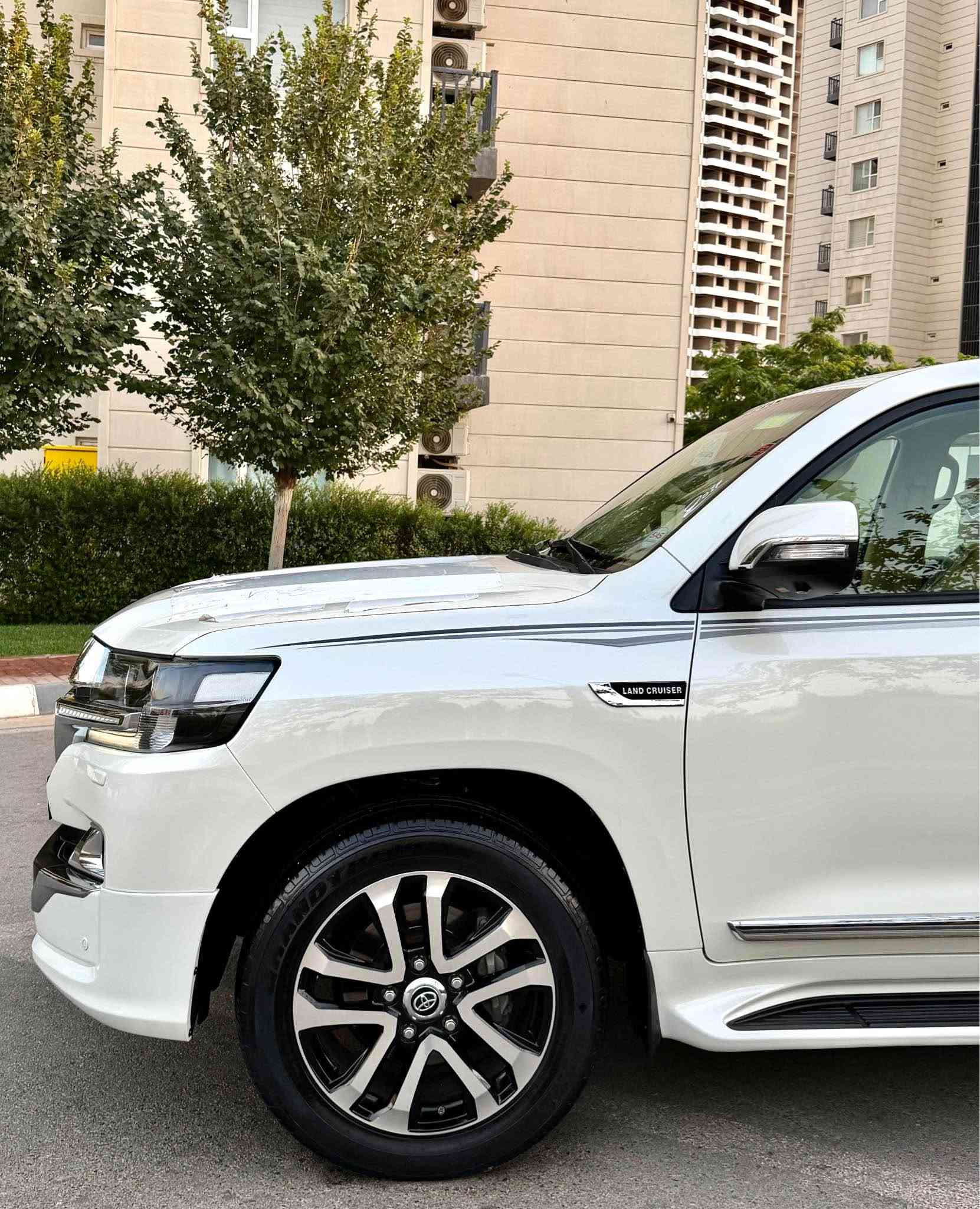 toyota land crusir _ 2017 _ 103km V8

اللَّهُمَّ صَلِّ عَلَى مُحَمَّدٍ وَعَلَى آل مُحَمَّدٍ

🔷ملاحظه
(سياره بص بيع بدون مراوس )
سعر(458$)💸
مكان / داخل سليمانيه 
سياره كامل غراضات موجوده (عرضيات موجود _  قماره ديڤيدي

🔷تويوتا لاند كروزر  (2017)بريم اصلي
مواصفات (GXR ) بريم اصلي
محرك  (V8) سلندر (4,600 )
سياره (٨) ايرباكات
سياره مواصفات(بريم) درجه أولا
 مكفولة كفالة عامة من الدعامية إلى الدعامية 
‏‎بدون بارد  ،بدون رصعات ،بدون حتى شخط
‏‎دعاميات هم بدون صبغ ،رمل مابي ،بقية كلها بشرت

🔷سياره داخل بيجي _ كوشنات جلد
سياره ماشيه (103) الف كيلو حقيقي بشرت  
‏‎محرك كير بشرط مامفتوح 
‏‎سيارة حيل نظيفة كلشي عل بلاد لوك
‏‎سنوية زنكة كلشي جديد مدفوع لـ2029
‏‎ السنوية بشرط تحويل و خرامة 
‏‎سيارة مابيـها دينار مصرف كامل من كل نواحي

(مواصفات)
بصمه + الانزلاق +كشن جلد+ كاميرا +ثلاجه + زينون+  كوشنات كهرباي + 5 كاميرا
+هواء مزدوج + نيظام ايكو سبورت +حساسيه الديك المؤخره مرايات 
+الفتحه + جارجر شحن بيلادي +🔷

🔷نظافه ١٠٠٪؜ كامل سيرڤس بدون نقص و مصرف 

🔷سياره مال بيت  أي نقص مابيها ٤ إيطارات جديده 

🔷نفسي يوم / تحويل مباشر حول
مكان /داخل سليمانيه 
سعر /(458$) ورقه 
رقم/*********** السليمانية, العراق
