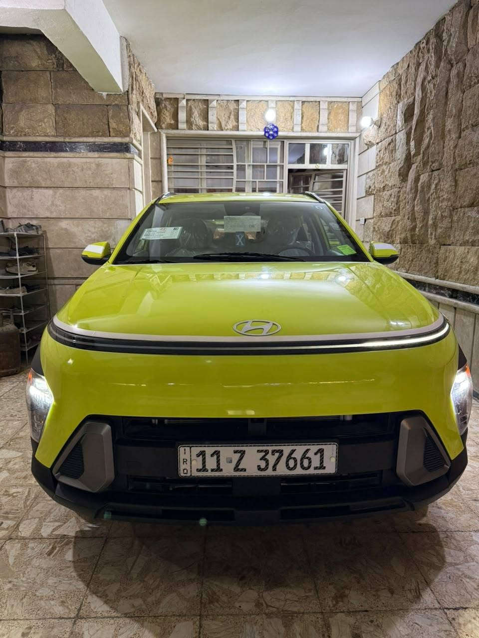 السلام عليكم 
للبيع هونداي كونا 2024 الشكل الجديد كلياً  وارد امريكي حادثهه موضح بالصور تصليح درجه والى كلشي على كده  رقم بغداد بسمي شخصياً ماشيه 4 الف زيرو السيارة جديده بمعنى الكلمه جاهزه من كلشي لون اخضر مميز وداخل ابيض مكينتهه 2000 دوش المرغوب للستفسار الاتصال *********** مكاني بغداد الشراي يتصل واني بالخدمه
