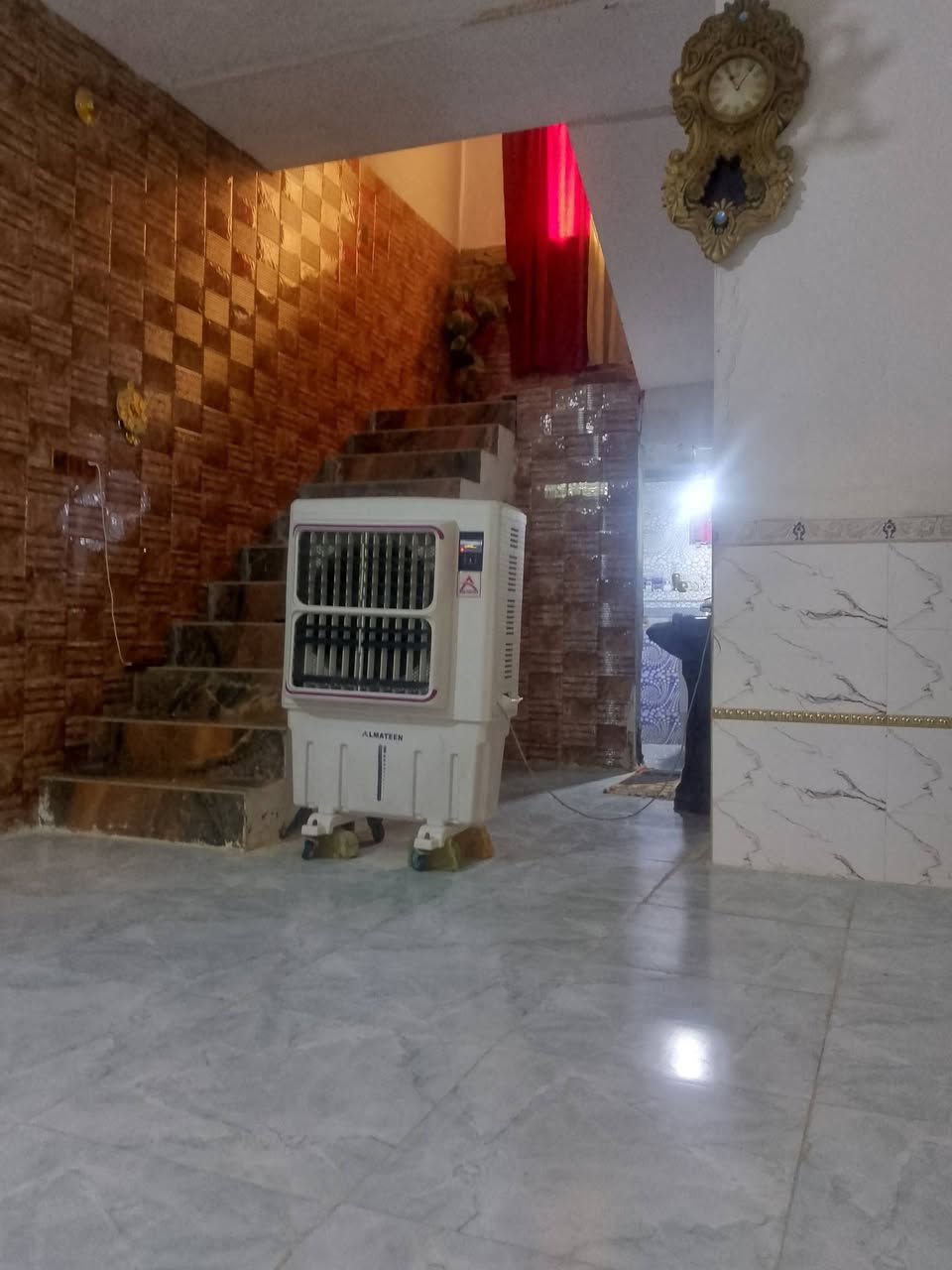 بيت البيع مساحه 300 متر طابو زاعي سند 25 كامل مكان البيت بلعكيلات ماء كهرباء مولد تبليط بلباب سعر 29 وبي مجال رقم هاتف ***********
