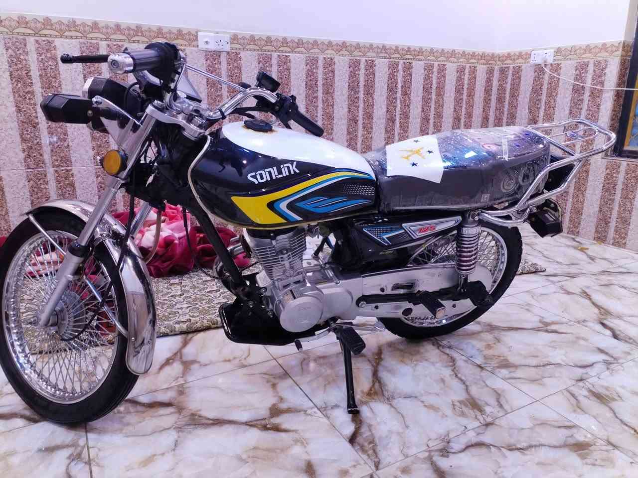 سلام عليكم دراجه للبيع تايكر موديل 2025 النظافه 100بل100 لون مميز الاتصال على الرقم *********** بي واتساب مكاني سامره
