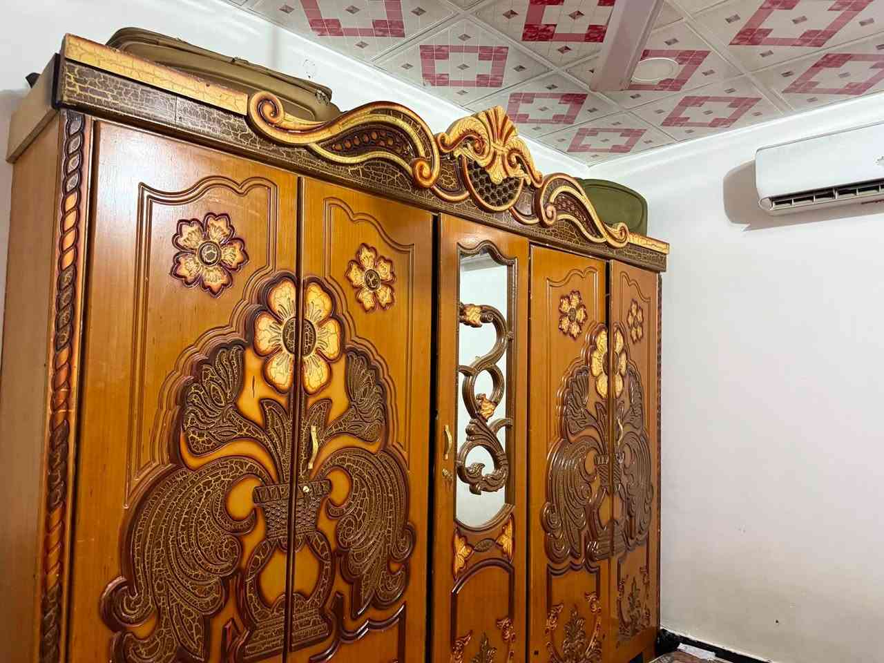 للبيع كنتور نظيييف خشب ثگيل مكان اريدو *********** واتساب
