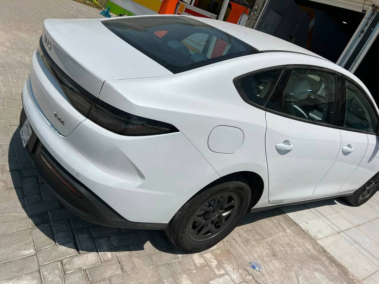 السلام عليكم byd 2025 للبيع
Byd موديل 2025 السياره زيرو 
السياره بيها طخه اباب خلف السايق موضحه بلصور جبتلها باب فتحتها من سياره وشديتها عليها غير هاي السياره ما بيها اي شي 
مكان السياره بغداد حي الجهاد الاساتذه 
ابيع بدون رقم انته ترقم وين متريد 
السياره معروضه ب19600 عراقي ما استقبل دولار 

رقم ***********

