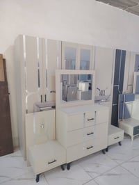 غرفة نوم • ٥ قطع • ٦ أبواب