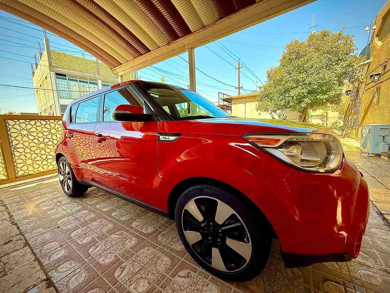السلام عليكـم 
(كيا صول 2015 )
FOR SALE | KIA SOUL 
2015 | Full Option (1/1)
⚒️ الضـرر ؛ حادث بسيط جداً ( تبديل جاملغ وباب بلادي بدون صبغ ، بدون دواخل بدون ايرباك ) 
فول مواصفات 1/1💯
إذا تبحث عن سيارة نظيفة، أنيقة، ومتكاملة بالمواصفات
✅ فول مواصفات (1/1)
✅ تشغيل بصمة + بصمة أبواب
✅ مرايا شفط مع إشارات وترحيب
✅ بانوراما
✅ كشنات جلد فاخرة
✅ تدفئة وتبريد للمقاعد
✅ تحكم كهربائي بالمقاعد
✅ شاشة حديثة مع Apple CarPlay
✅ منظومة زينون
✅ تبريد ثلج
✅ صدر أمامي وخلفي مبدل جديد
✅المسافه المقطوعه 60 k/m
💰السعر ؛ 108 $ وبيه مجال جداً جداً بسيـط 
📍المكان ؛ بابل _ ناحية الأمـام 💯

📲 WhatsApp:***********

رجاءاً الشراي يتصل - واذا ما عجبتك السياره اترك تعليق يدل على اخلاقك وذوقك ..
