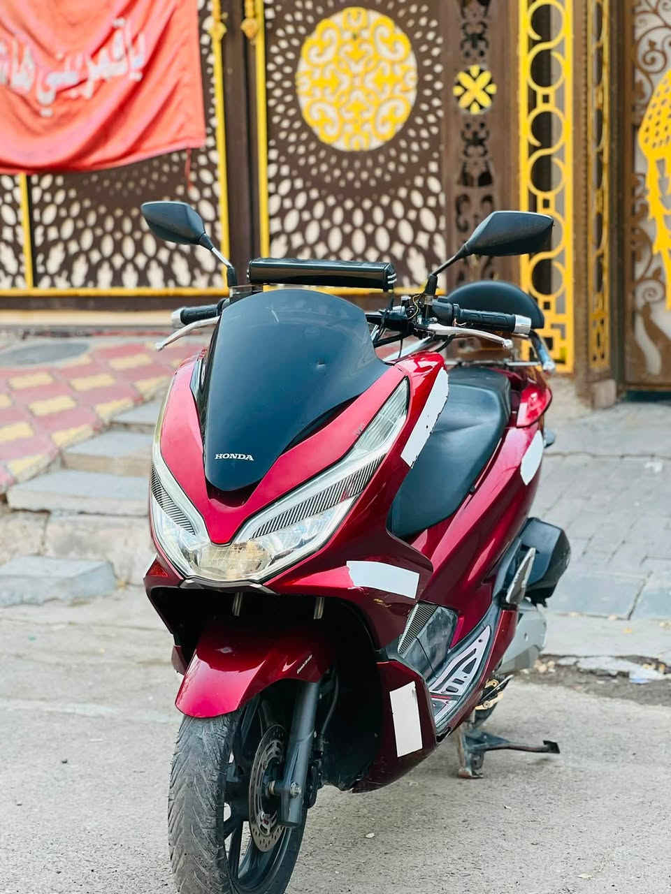 سلام عليكم دراجه PCX جيل ثالث دراجه أكفلك لمكينه كفرات شوفت عينك بيه ضربات مصوره كهربائيات كلهة شغاله من عدة الاشاير لخلفيه بريك خلفي جديد دراجه نضيفه مكاني بغداد الحسينيه مال راشديه سعر 12ورقه و بيهةً مجال الاستفسار عله هاذ لرقم ***********
