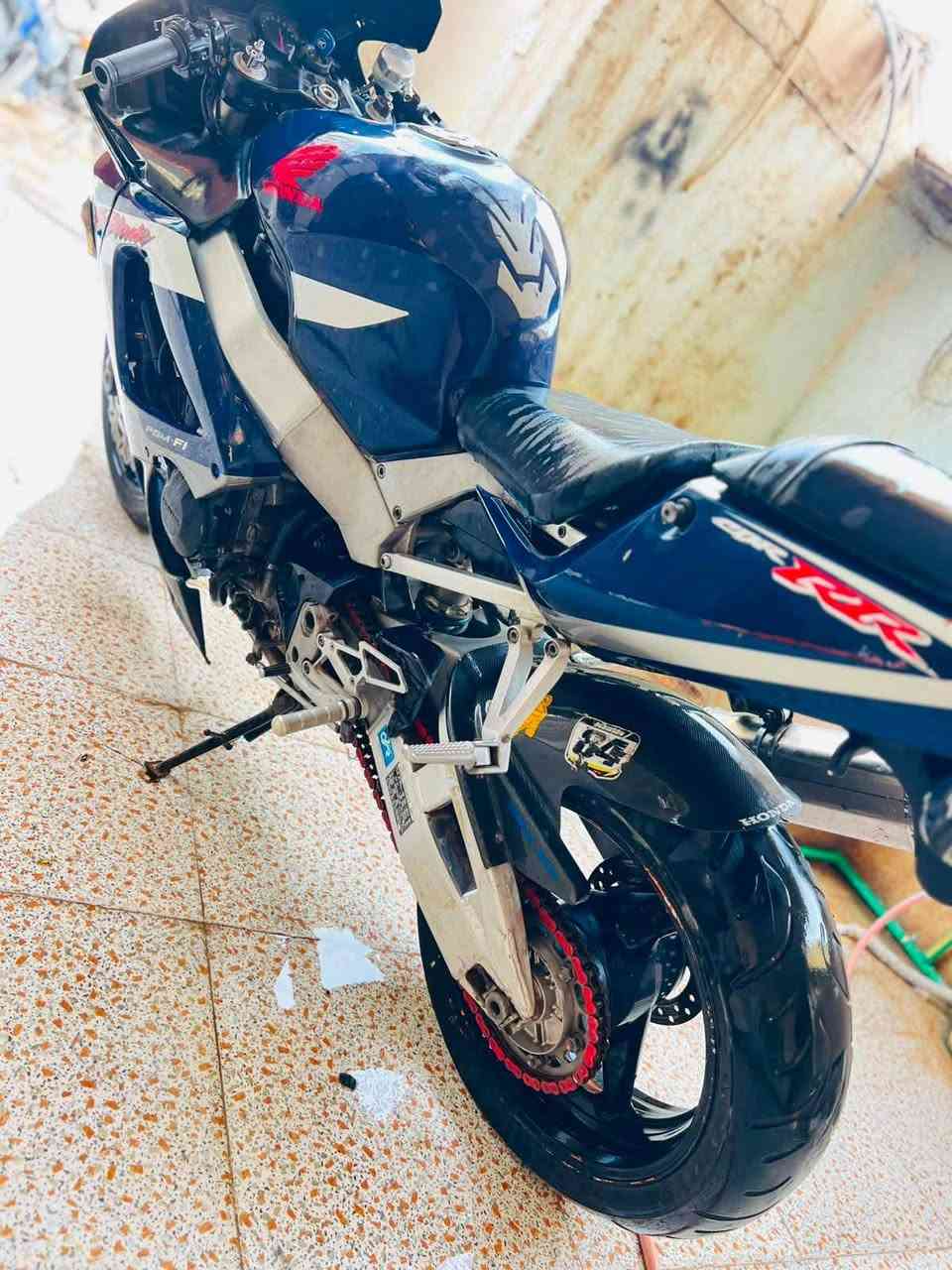 سلام عليكم هوندا ٩٢٩ للبيع فالت ذراع بيه والباقي كله شغال كهربايات عقل ضفيره سكيورتي ليت بك لايت
بغداد مدينة الصدر *********** وتساب وماسنجر سعر مليون و٢٠٠ بيه مجال بسيط

