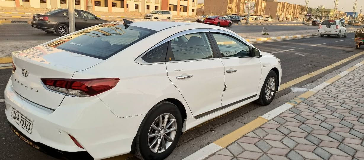السلام عليكم... 
سوناتا للبيع رقم قادسيه موديل 22 فقط البنيد مبدل نفس اللون طبك بدون دواخل وارد كوري غاز بلادي

 مكاني الديوانيه للأستفسار ***********
