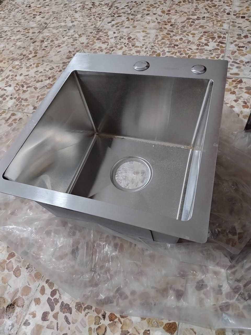 السلام عليكم
غراض للبيع بعدهن بالكارتون مامستخدمات
سفن دش اوبن بوفي حمايت اكل سل ستيل بعدهي  بالكارتون سعر 150
هيتر مال سفن دش اصلي بعده جديد سعره 25
سنك سل ستيل اصلي ايطالي مامستخدم سعره 65
عنوان بصره ولي يريدهن اكو توصيل
***********

