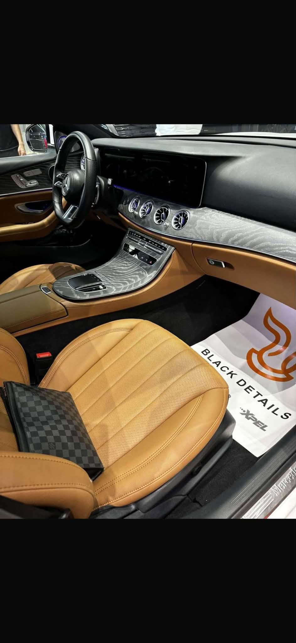 السلام عليكم للبيع فقط 
E350 . 2021 . V4 terbo
فول مواصفات 
ماشيه 30 الف حقيقي 
رقم بغداد عادي تحويل مباشر 
اخواني السياره داخل عمل بدل لون اسود 
عليها دركة amg وتخم وياله وتايرات غير البيها 
حادثه والسونار واضح امامكم 
يرادله اعادة صبغ جاملغ خلفي 
وشويه ترتيب جدآ بسيط مابيها مصرف جبير 
السعر 25000$
العنوان / بغداد  / السيدية 
***********

نص مكتوب في الصور:
- E-Class W167, W213 LTE 12:02 2.0LInline-4Turbo 1 374 km 2021 MERCEDES-BENZ E-CLASS, E 350 W1KZF8DB9MA909442 0-29849066 IAAI Location: Los Angeles South (CA) Shipping from: Los Angeles (CA) Seller: State Farm Group Insurance Sale Document: Non-repairable Sales History 2 Similar archival offers You are watching archived offer. Auction ended on Friday, May 14, 2021. Friday, May 14, 2021 10 Photos bid.cars
- E-Class W167, W213 12:02 2.0LInline-4Turbo 1 374 km 2021 MERCEDES-BENZ E-CLASS, E 350 W1KZF8DB9MA909442 0-29849066 IAAI Location: Los Angeles South (CA) Shipping from: Los Angeles (CA) Seller: State Farm Group Insurance Sale Document: Non-repairable Sales History 2 Similar archival offers You are watching archived offer. Auction ended on Friday, May 14, 2021. Friday, May 14, 2021 10 Photos bid.cars